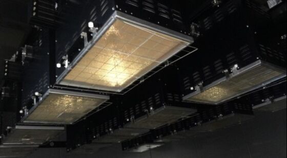 हॉट स्पॉट एंड्योरेंस टेस्टिंग चैंबर / बीबीए स्टेडी सन सिम्युलेटर नेचुरल लाइट फोटोवोल्टिक मॉड्यूल पीवी एजिंग टेस्टर मशीन उपकरण